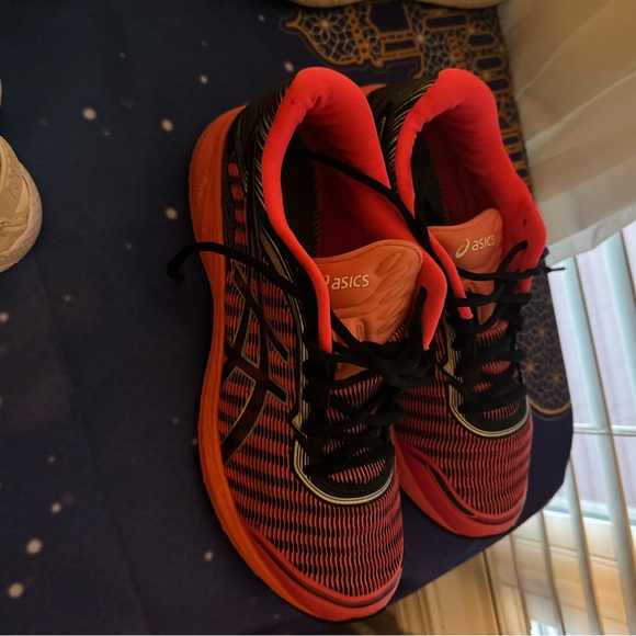 ASICS - Picture 4 of 5